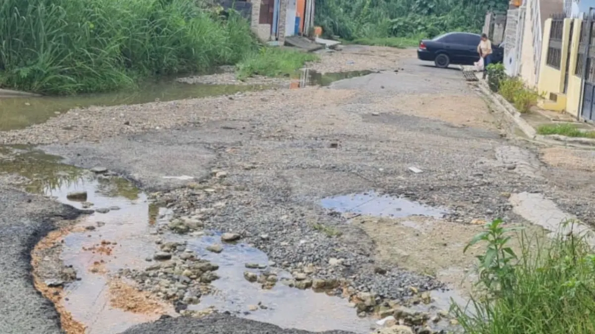 Denuncian calles en mal estado en Santo Domingo Norte