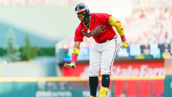 Acuña se acerca al club del 40-40 en las Grandes Ligas