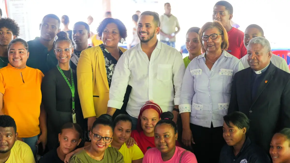 Priorizan a estudiantes vulnerables de Pedernales