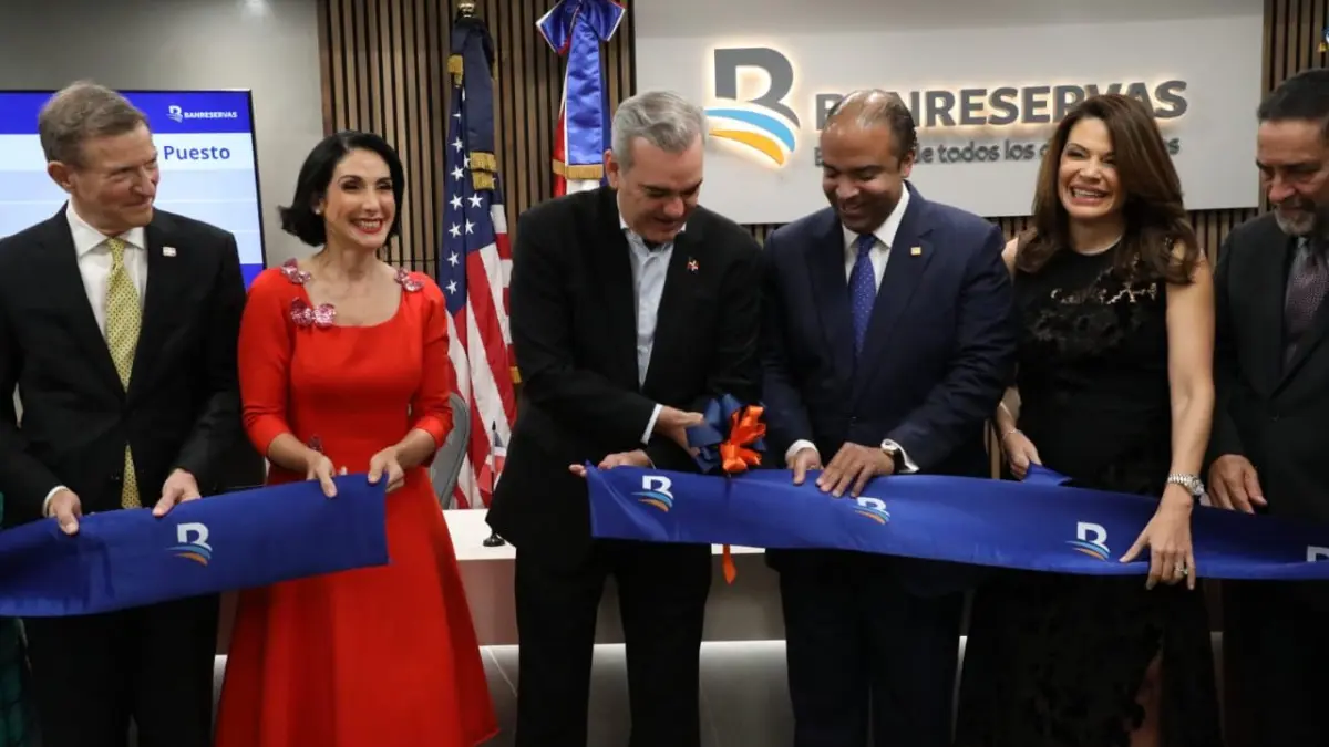 Presidente Abinader inaugura primera sucursal BanReservas en Nueva York