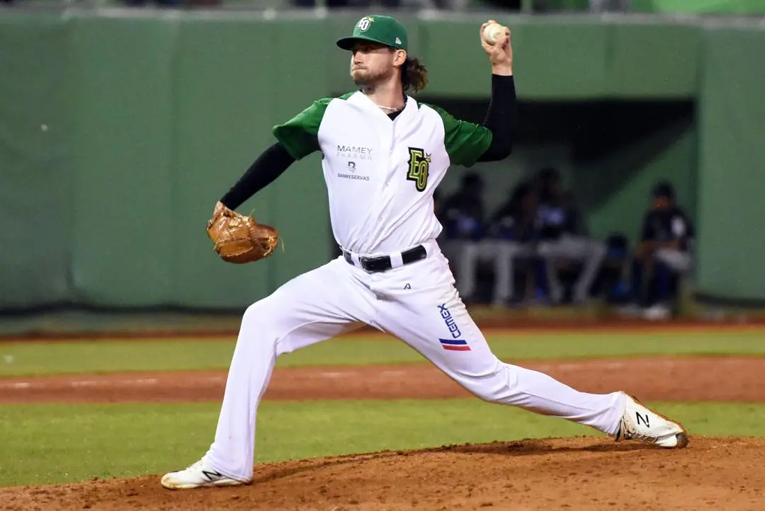 Aaron Leasher contratado nuevamente por las Estrellas Orientales