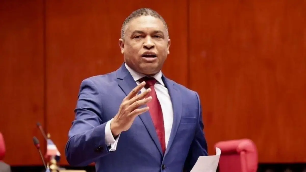 Senador Yván Lorenzo sufre accidente de tránsito