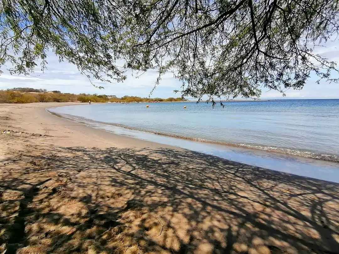 Encuentran cuerpo sin vida de hombre atado en playa El Derrumbao de Baní