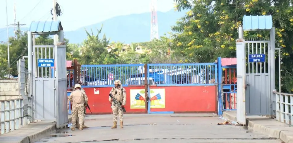 Haitianos no abren puerta fronteriza para intercambio en mercado binacional