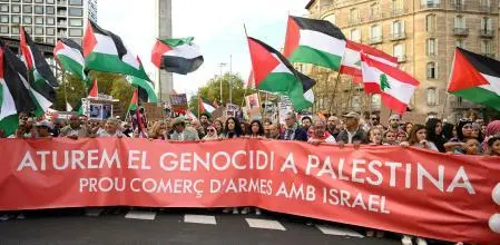 Realizan manifestación en Barcelona en apoyo a Palestina