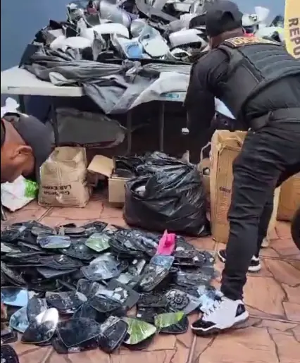 Apresan dos con varios retrovisores presuntamente robados