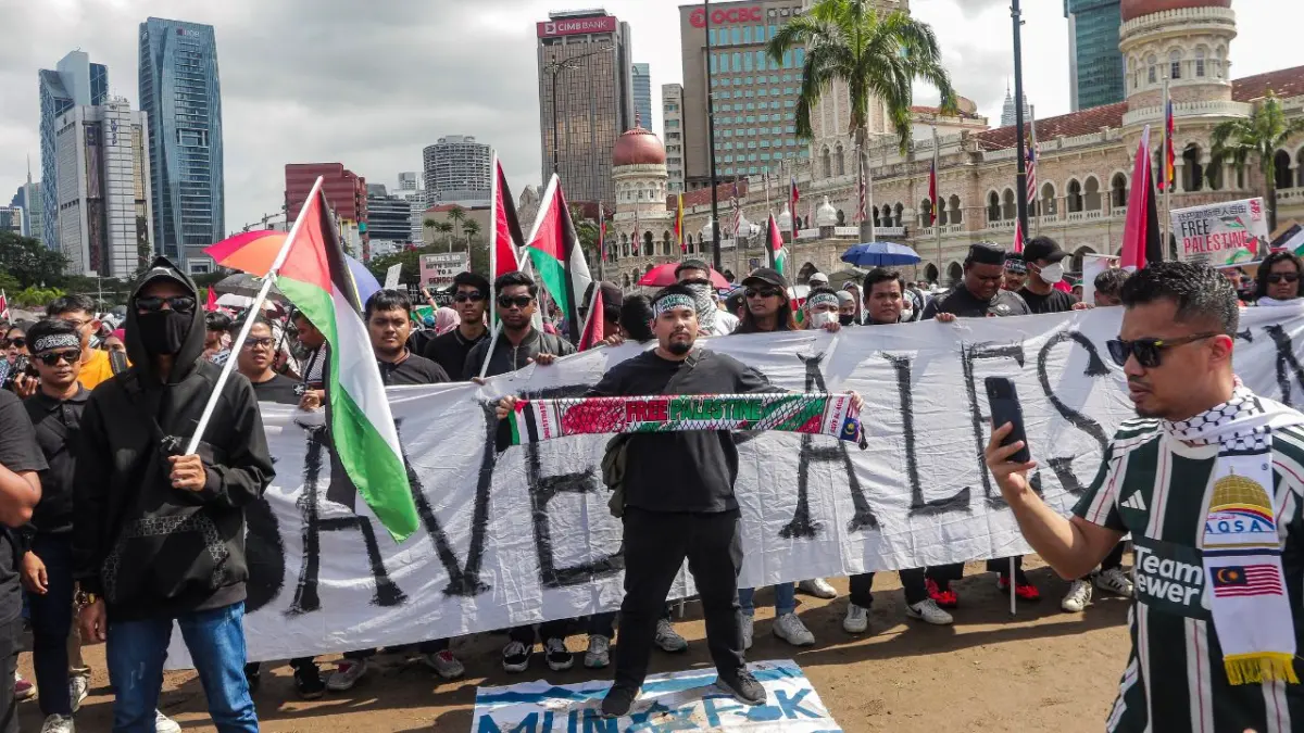 Miles de personas llenan un estadio de Kuala Lumpur en apoyo a Palestina