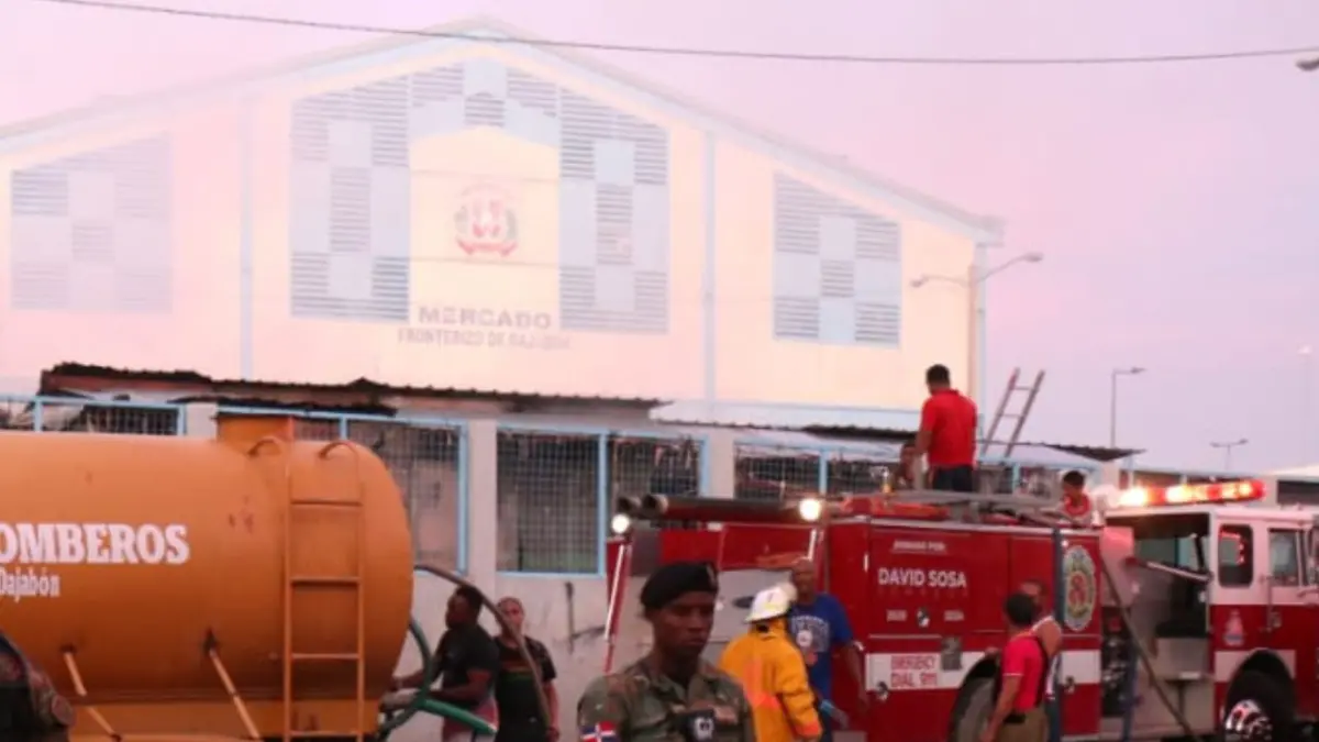 Controlan incendio en mercado de Dajabón previo a su reapertura
