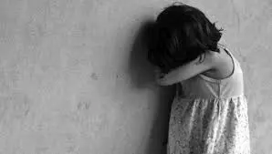 Ecuador abre juicio a supuesto sacerdote acusado de embarazar a su hija de 10 años