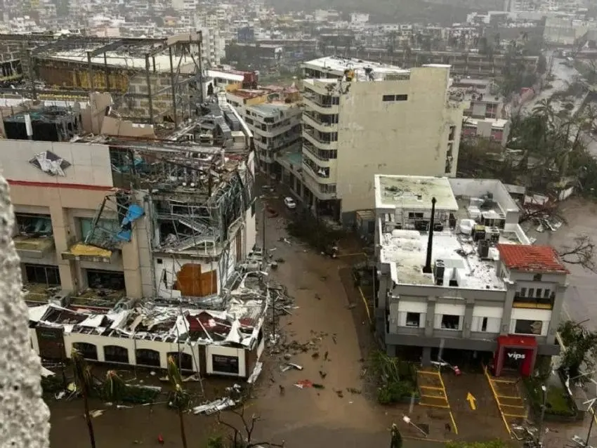 Acapulco permanece incomunicado y sin recuento de daños tras devastador huracán Otis