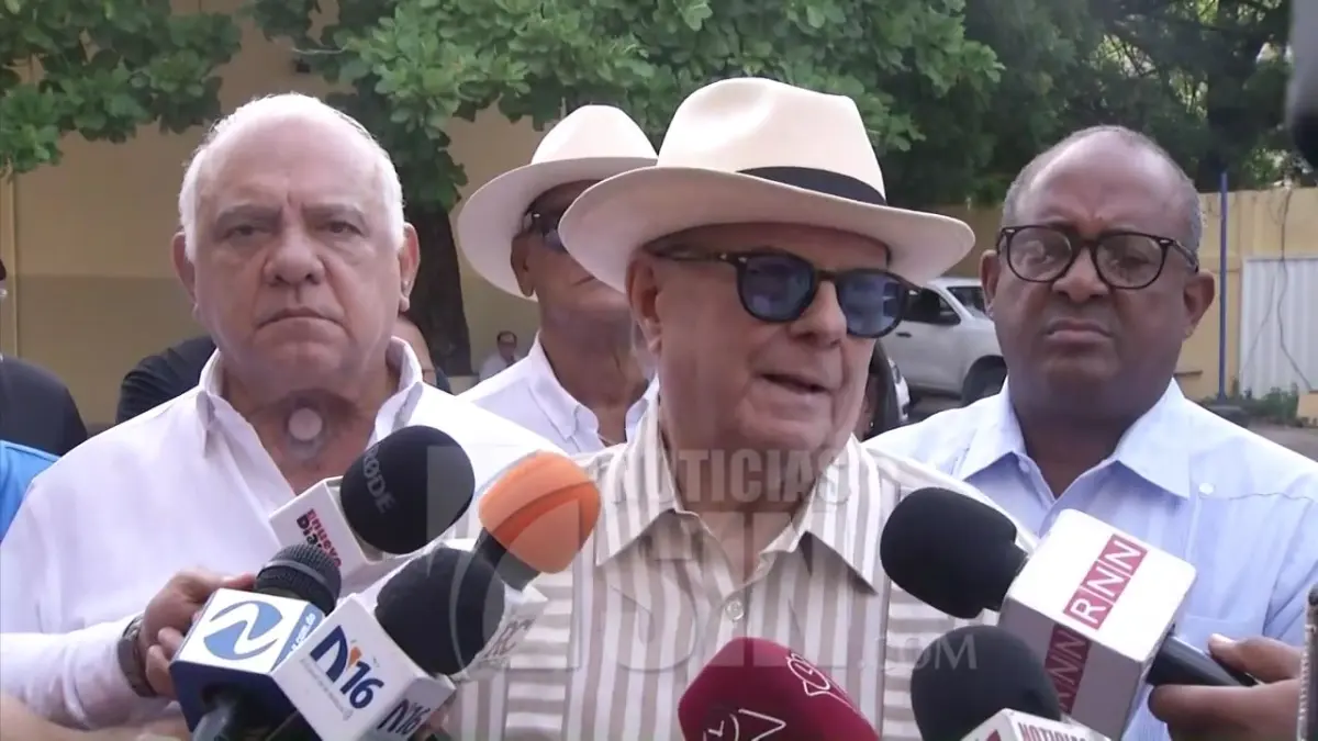 Hipólito Mejía no viajará a Venezuela con Edmundo González