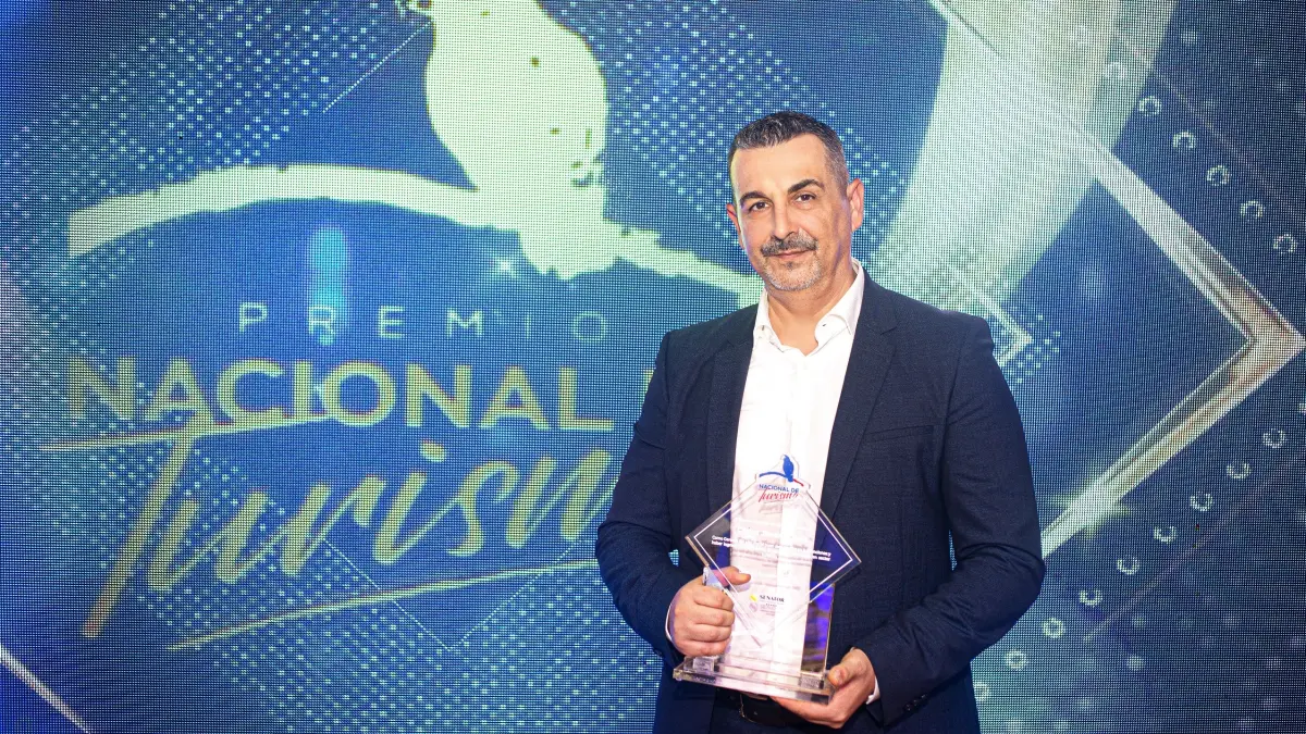 Premian a Carlos Jiménez como gerente hotelero del año