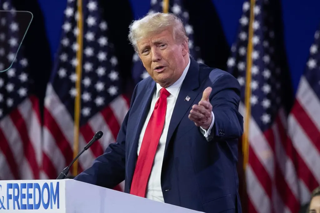 Trump recibe otra multa de 10.000 dólares por violar la orden del juez en caso por fraude