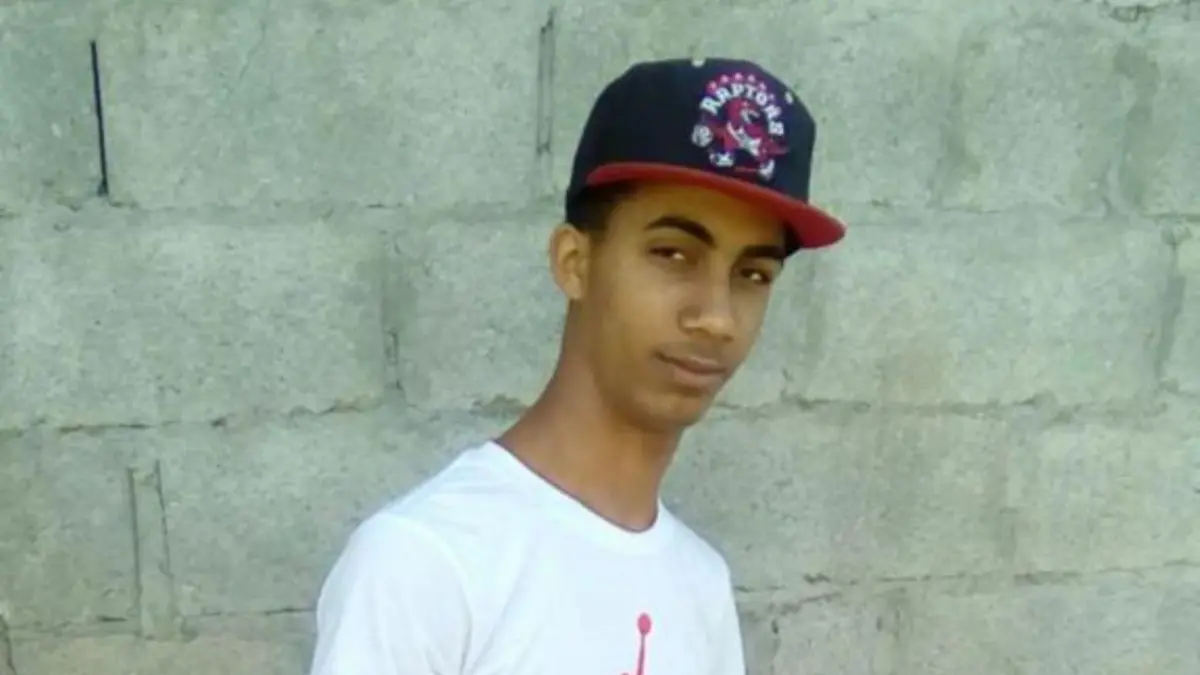 Joven muere al chocar con una vaca en Bayaguana