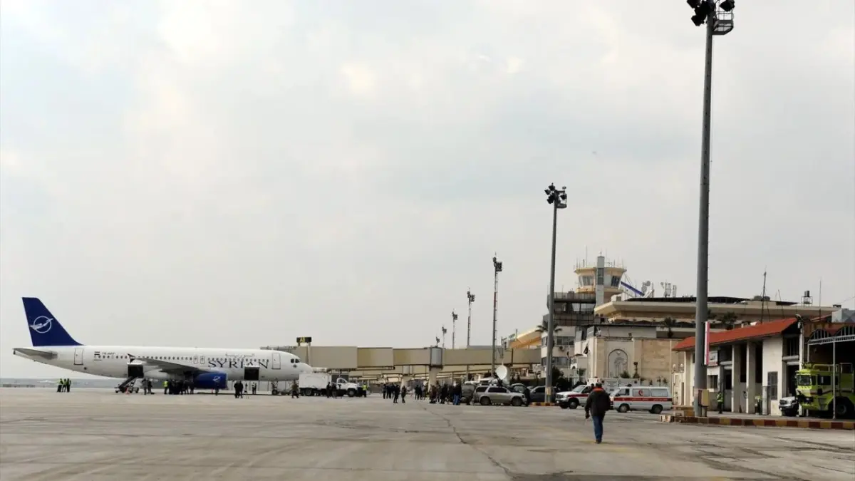 Aeropuertos quedan fuera de servicio por ataques israelíes, según Siria