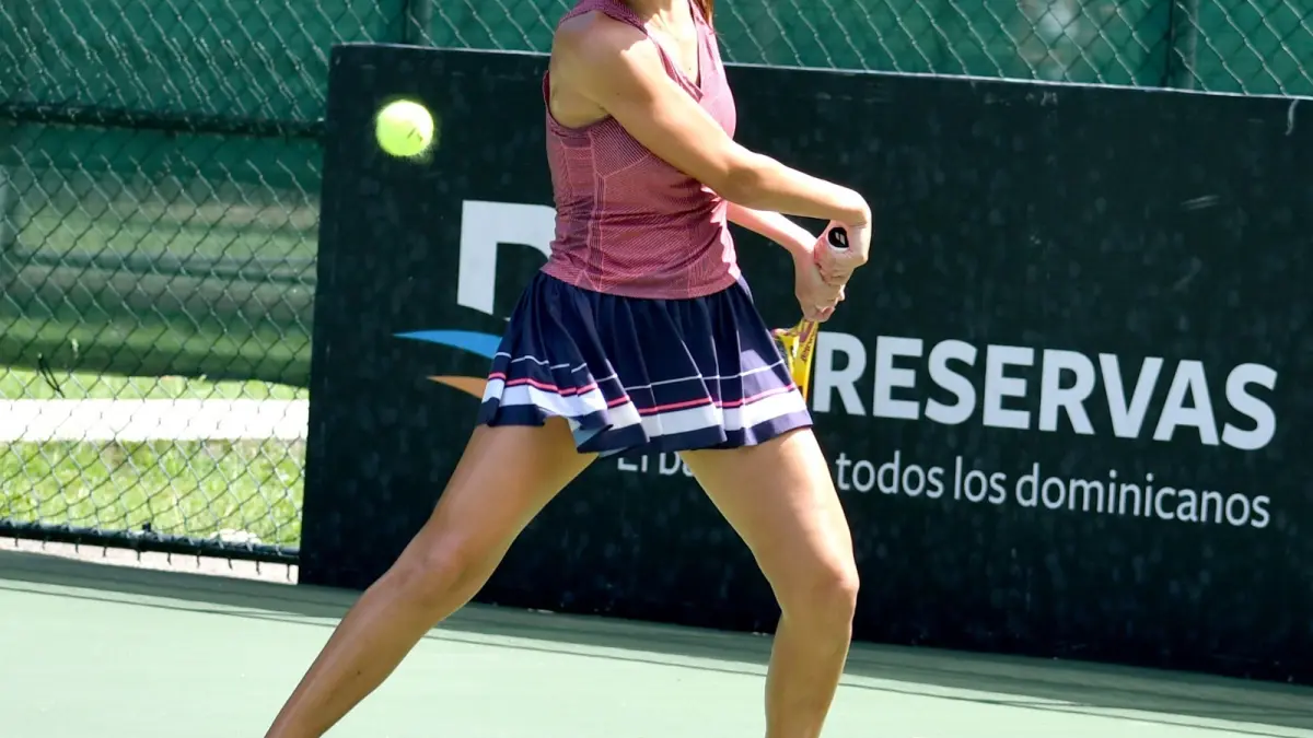 Cinco tenistas dominicanos avanzan a los cuartos de final de la Copa Mangulina