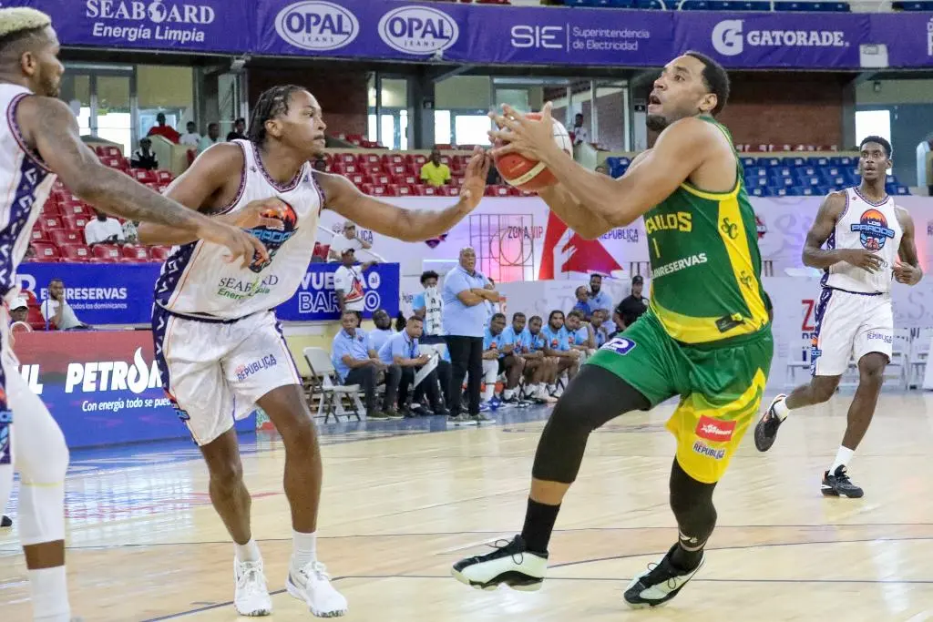 Juan Guerrero obtiene galardón de Jugador Más Valioso del TBS Distrito 2023