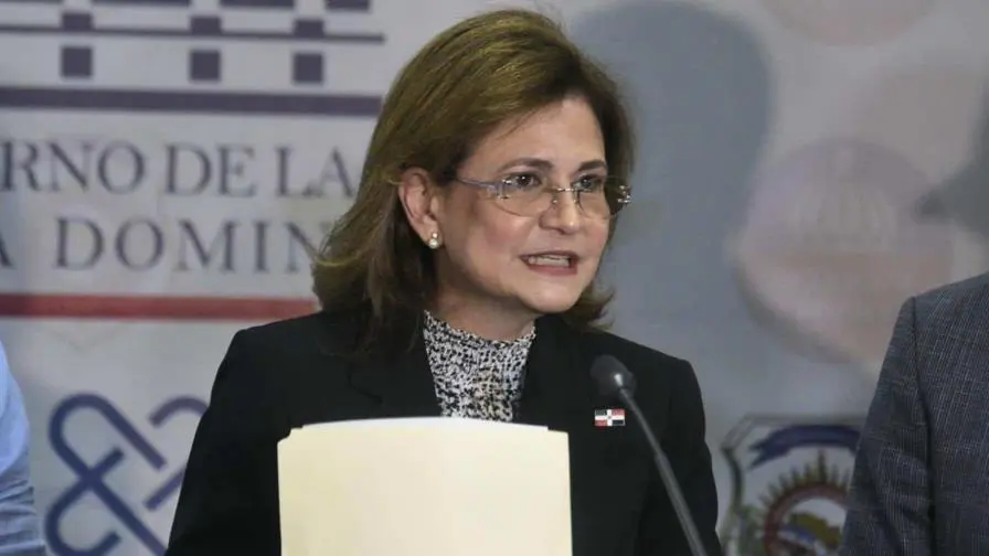 Recuperan base de datos de Migración luego de hackeo de ciberdelincuentes, dice vicepresidenta