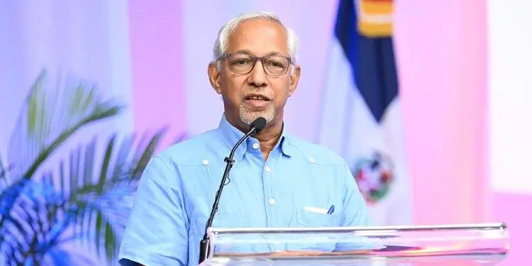 Ministro Ángel Hernández asegura cambio en perfil de inversión y gastos