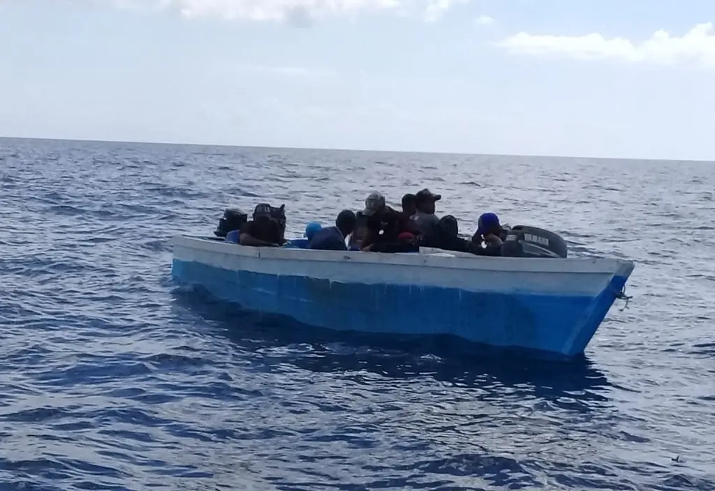 Rescatan 60 migrantes en embarcación con ruta  hacia PR