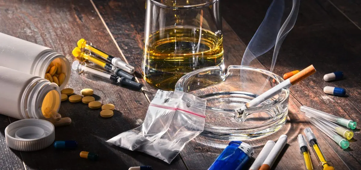 Casi 60 % de personas de 12 años o más en EE.UU. consumían drogas o alcohol en 2022