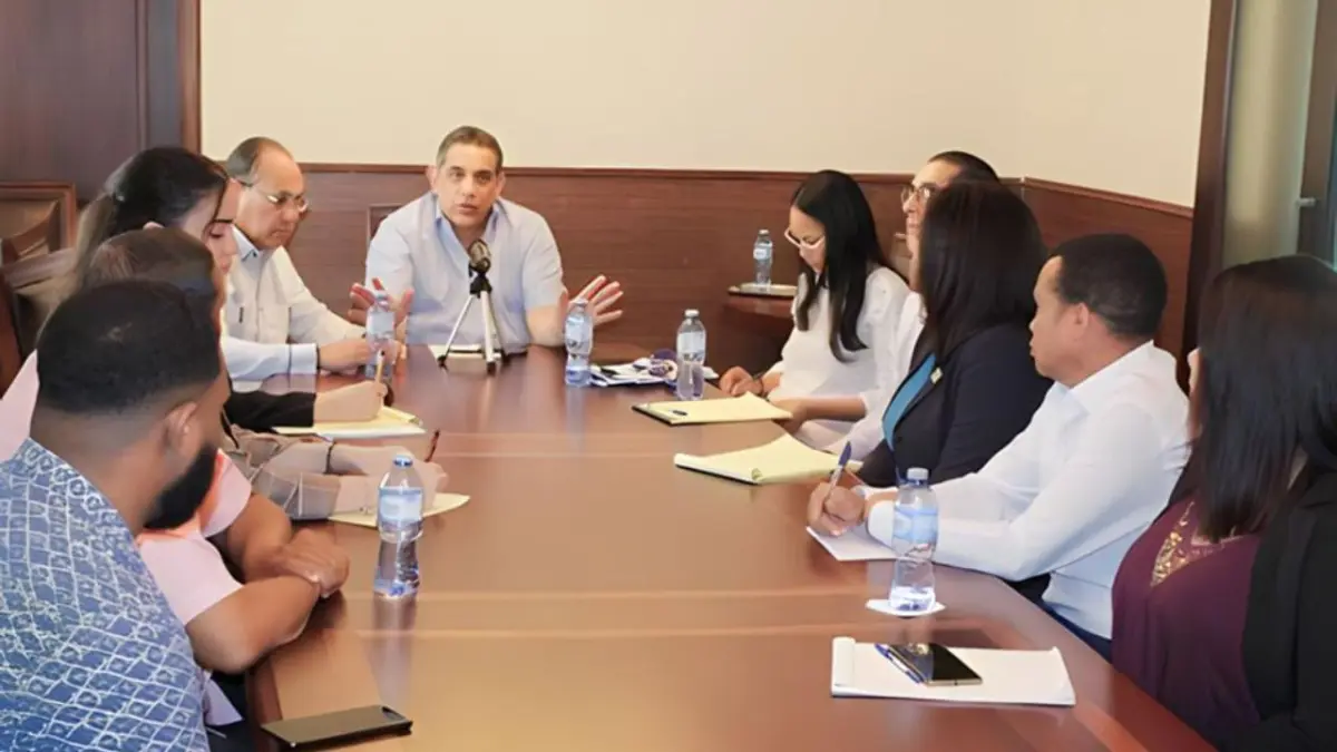 COD recibe comisión Contraloría General; abordan varios temas