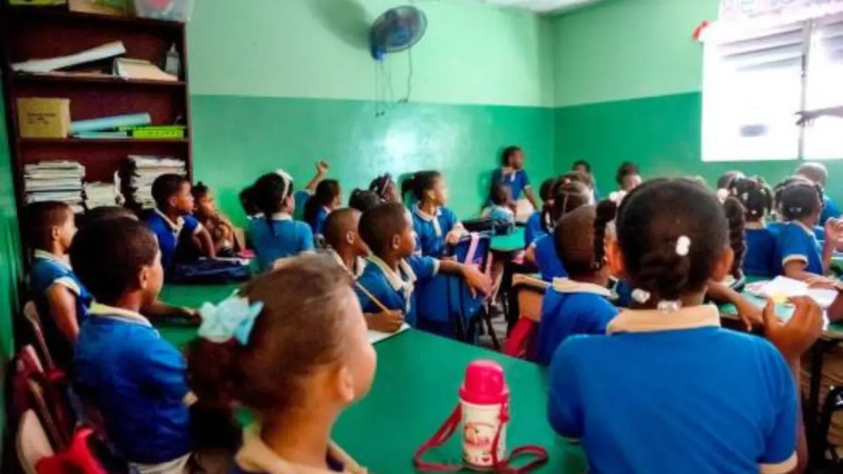 Niños están en peligro al tener un solo maestro en aula con 35 alumnos