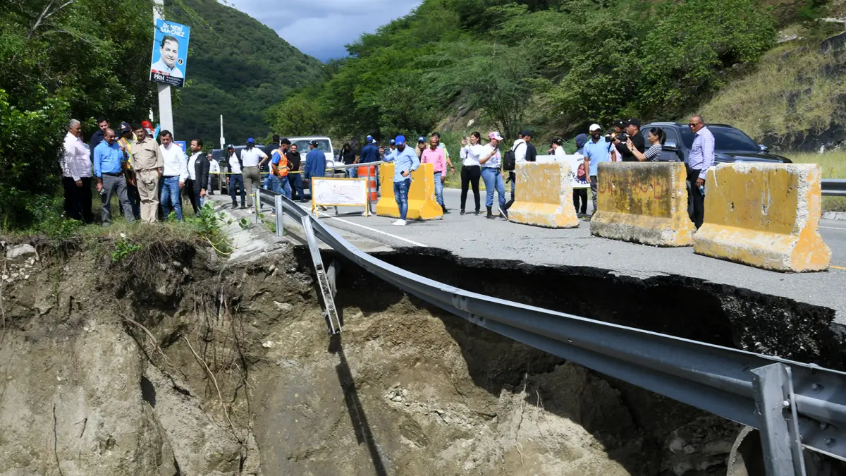 MOPC supervisa daños causados por lluvias en Ocoa y Azua