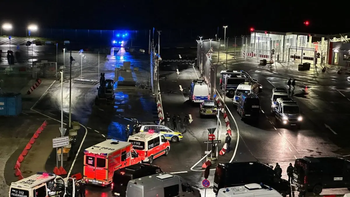 Hombre armado entra a pista de aeropuerto de Hamburgo, Alemania