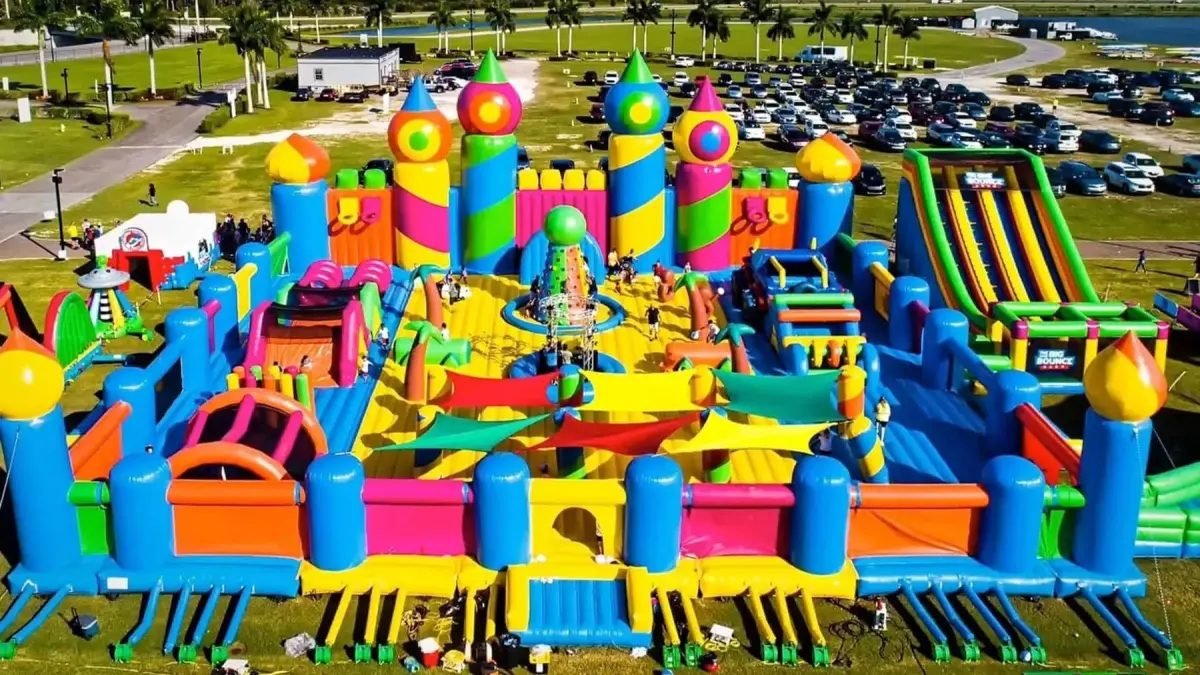 La casa inflable más grande del mundo abre en Florida