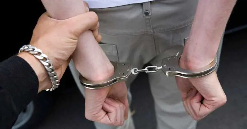 Detienen profesor colombiano que vendía drogas a adolescentes