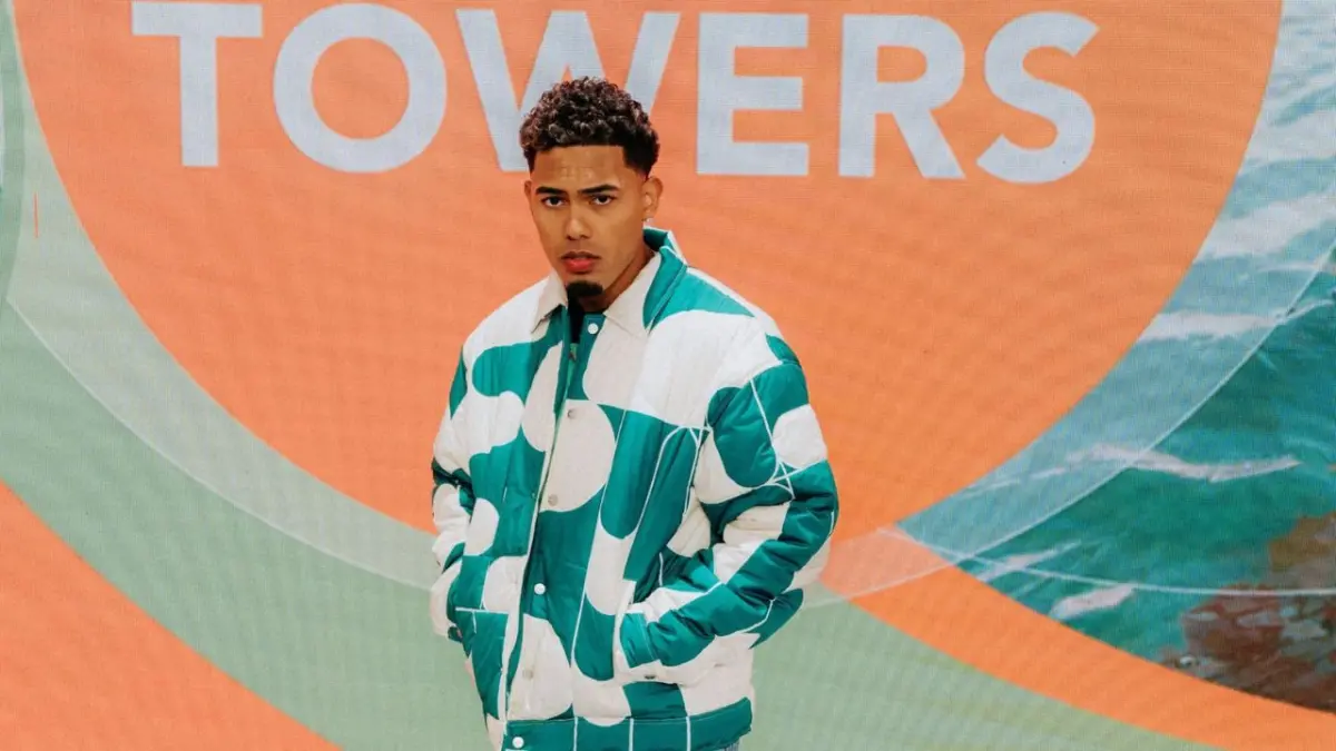 Myke Towers lanza su nuevo álbum LVEU: Vive la tuya no la mía