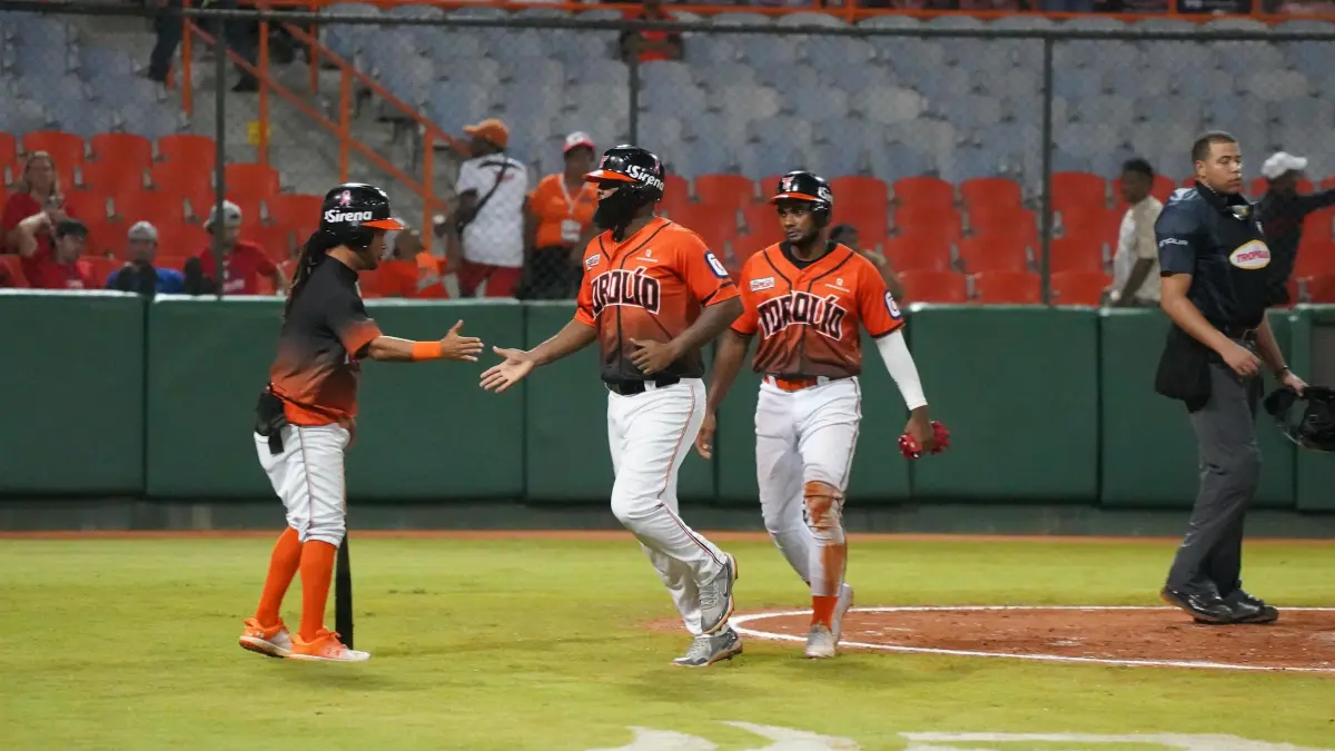 7 carreras por 2; Toros propinan 8ª derrota seguida a las Águilas Cibaeñas