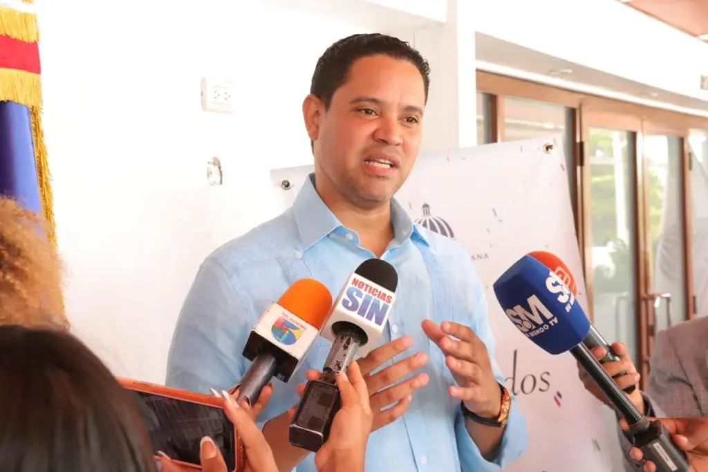 Director Regional 15 afirma bibliografía escolar ha significado ahorro millonario