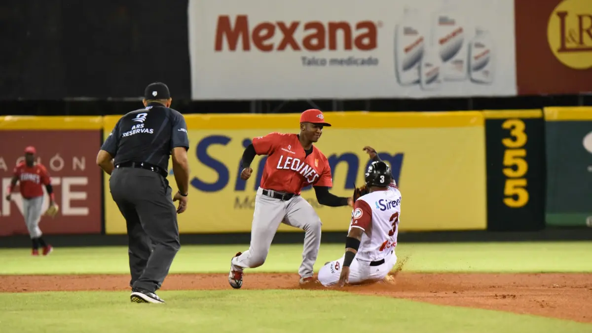 Crim remolca tres para que Leones vuelvan a vencer a Gigantes