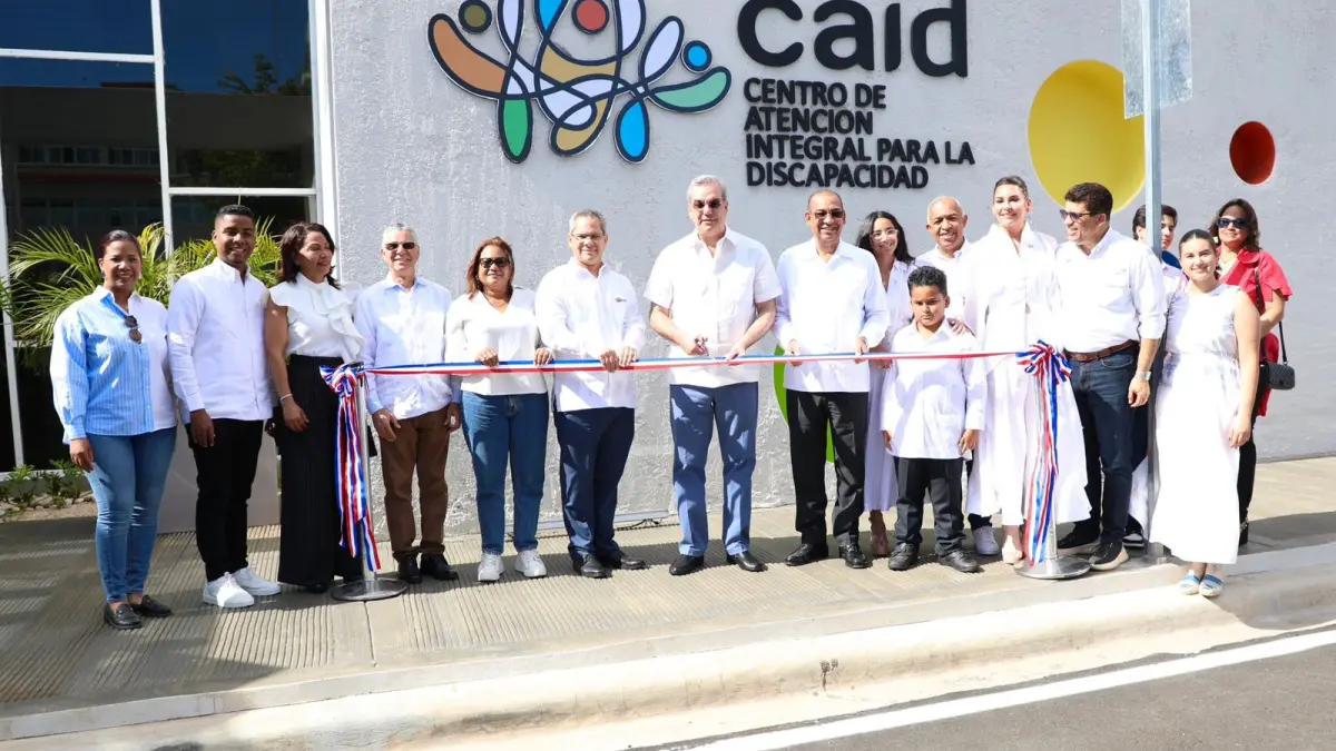 Presidente Abinader inaugura CAID en SDE