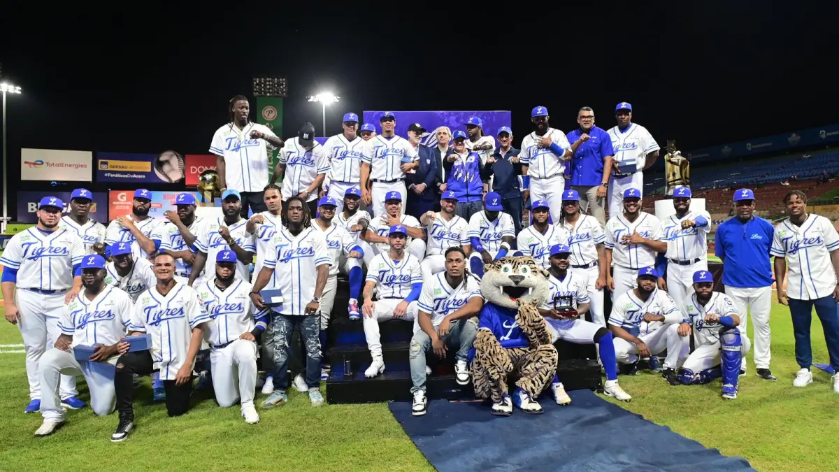 Entregan anillos de campeones a los Tigres del Licey