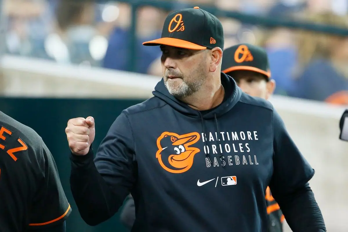 Skip Schumaker y Brandon Hyde, los Dirigentes del año en MLB