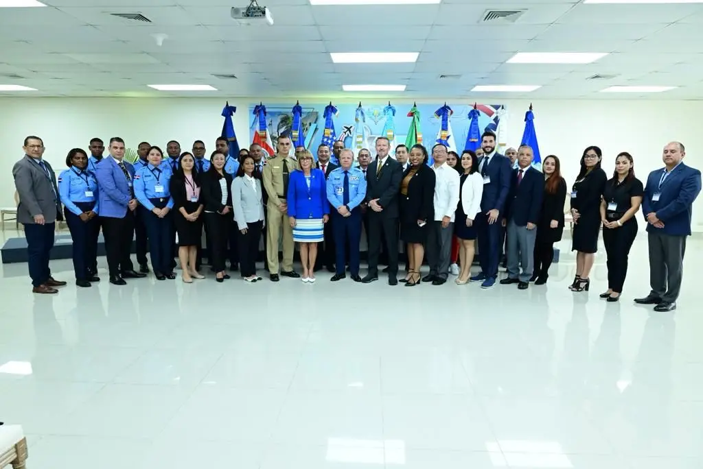 RD y organismos internacionales buscan enfrentar amenazas internas en la aviación civil