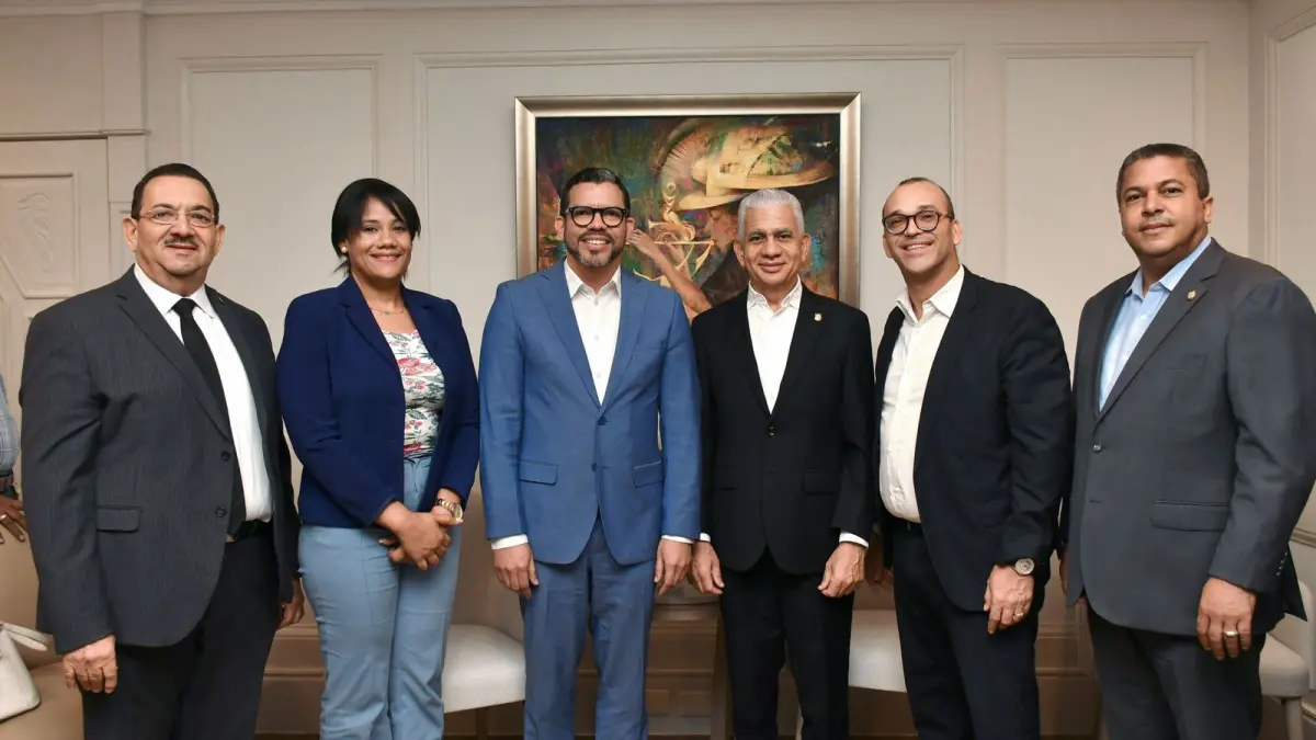 Candidato al CARD Yohan López recibe respaldo del presidente del Senado