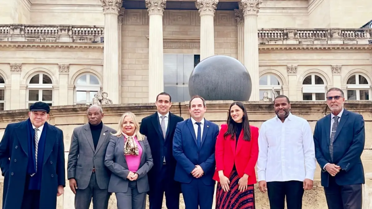 Misión RD aborda en Francia problemática haitiana y fronteriza