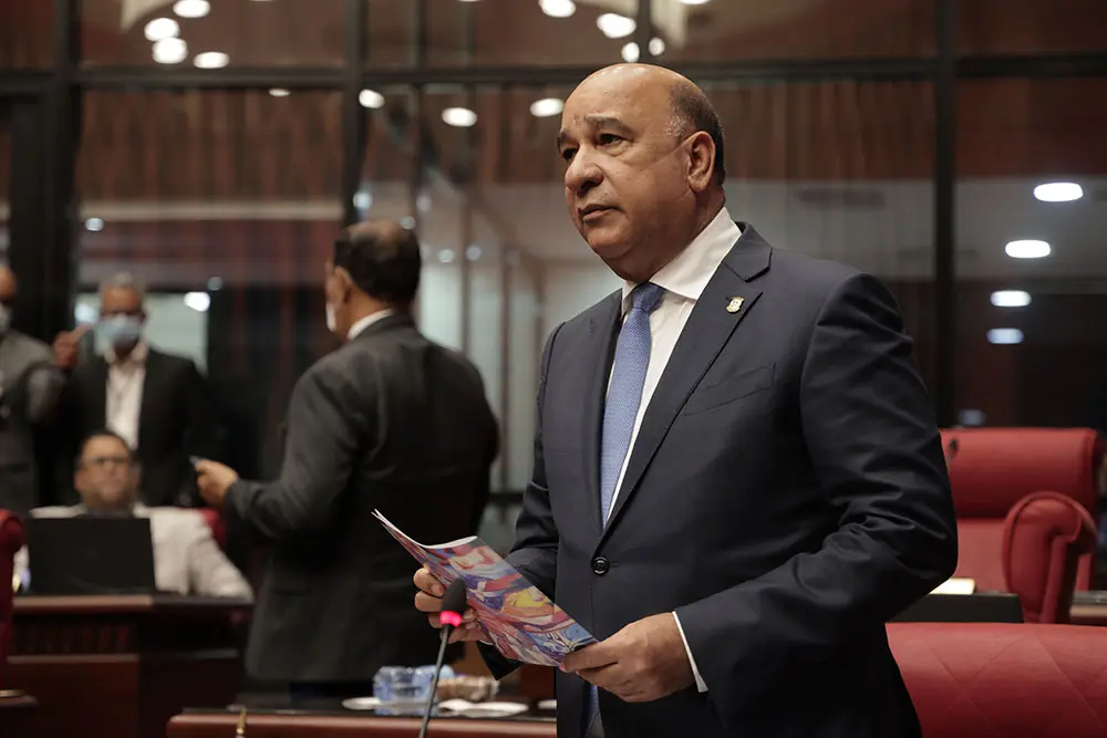 Bautista Rojas Gómez se retira de reunión del CNM en la que escogen jueces para el TC