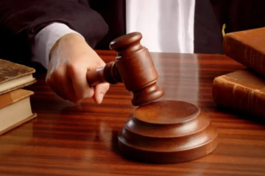 Hombre sentenciado a muerte en China por lanzar ladrillos que mataron a una joven