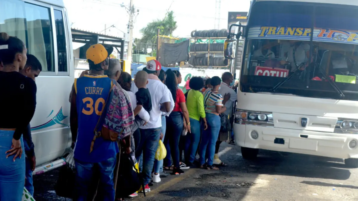 ¡En la ruta! Miles de personas dejan el GSD para disfruta del asueto