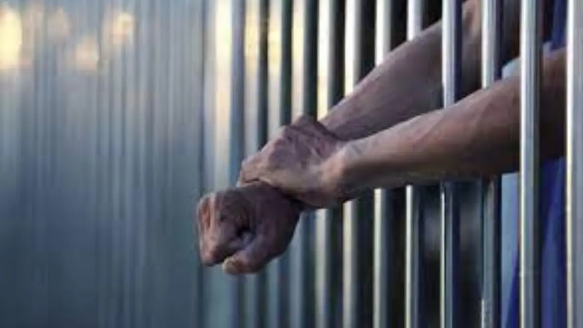 Tres meses de prisión a hombre por asesinar a palos de su pareja