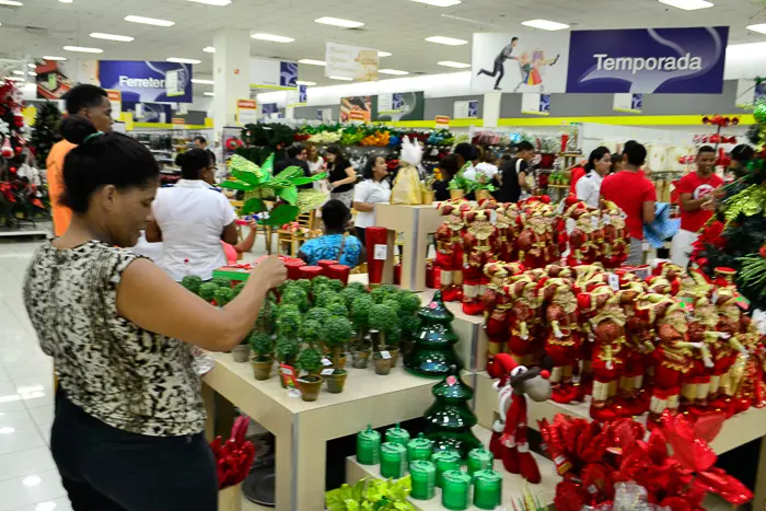 Aumentan compras navideñas en comercios del GSD