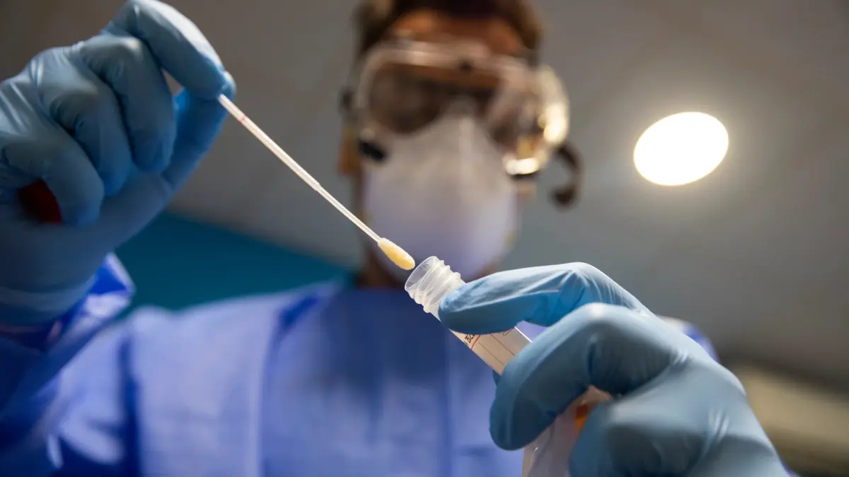 Identifican primer caso de variante de covid-19 conocida como Pirola