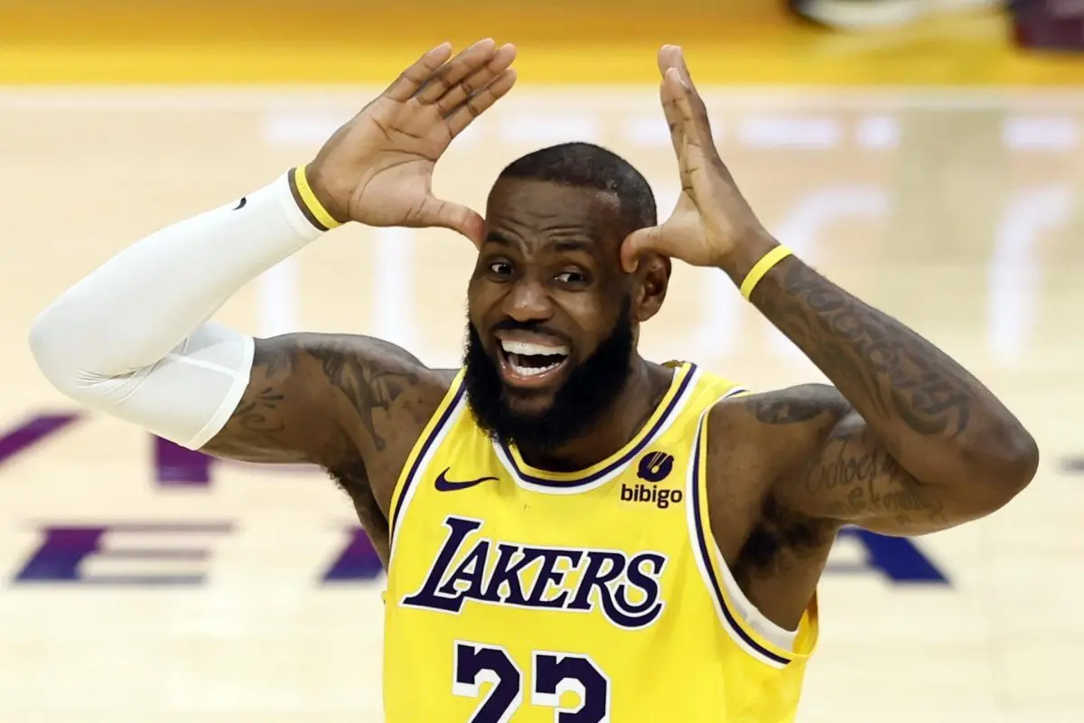 LeBron James celebra su 39 cumpleaños en plena vigencia