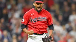 Guardianes de Cleveland prohíben a Emmanuel Clase lanzar en Venezuela mientras sigue bajo investigación