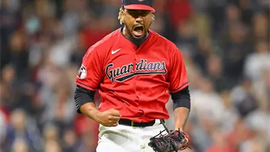 Guardianes de Cleveland prohíben a Emmanuel Clase lanzar en Venezuela mientras sigue bajo investigación